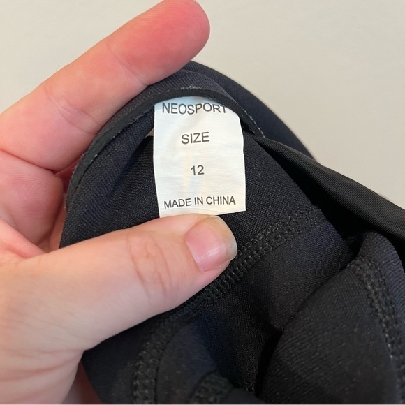 2.5mm Junior's NeoSport Shorty Springsuit size 12 black and lavender - Picture 3 of 14